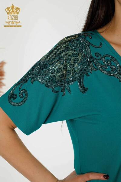 Hurtownia bluzek damskich z detalami na ramionach w kolorze zielonym - 79054 | KAZEE - Thumbnail