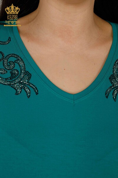 Hurtownia bluzek damskich z detalami na ramionach w kolorze zielonym - 79054 | KAZEE - Thumbnail