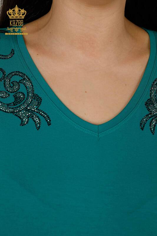 Hurtownia bluzek damskich z detalami na ramionach w kolorze zielonym - 79054 | KAZEE