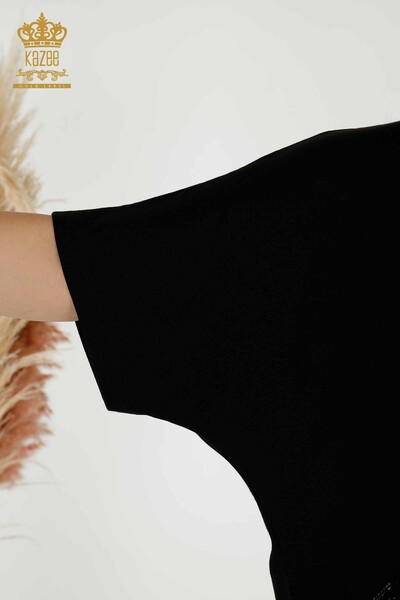 Hurtownia bluzki damskiej z haftowanym kamieniem w kolorze czarnym - 79295 | KAZEE - Thumbnail