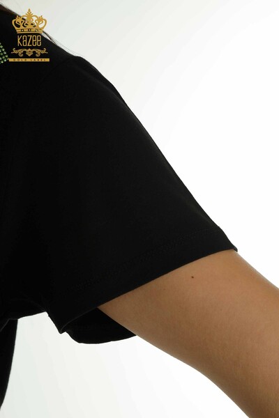 Hurtownia bluzek damskich z haftowanym kamieniem w kolorze czarnym - 79365 | KAZEE - Thumbnail