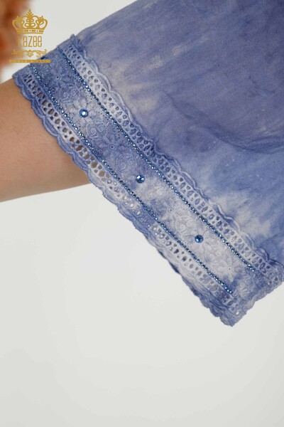 Hurtownia bluzek damskich z haftowanym kamieniem w kolorze indygo - 79175 | KAZEE - Thumbnail