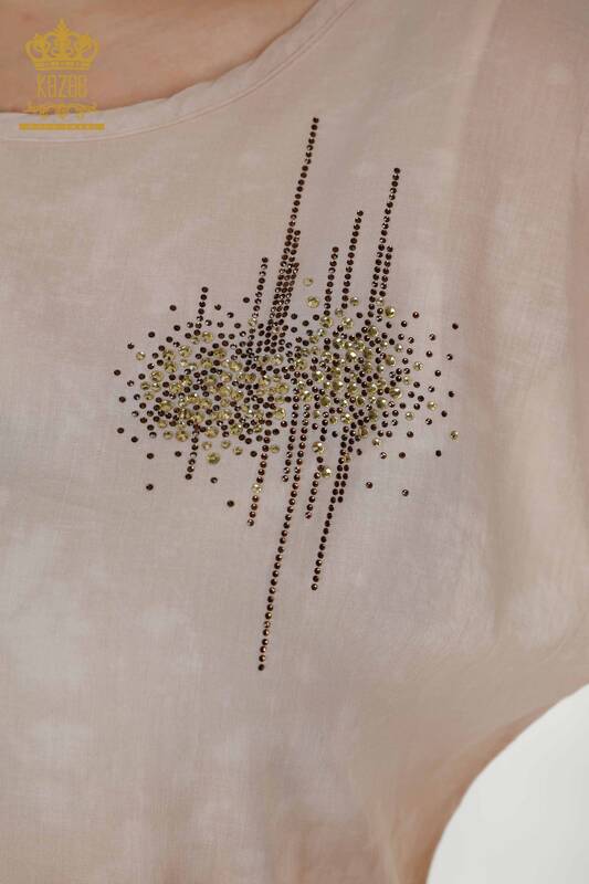 Hurtownia bluzek damskich z haftowaną norek w kamieniu - 79174 | KAZEE