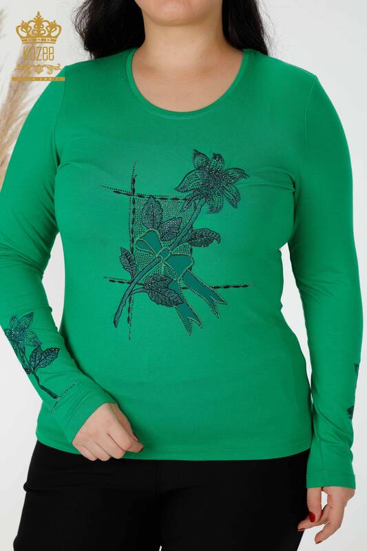 Hurtownia bluzek damskich z haftowanym kamieniem w kolorze zielonym - 79011 | KAZEE