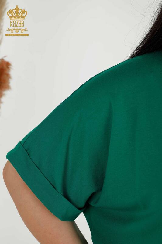 Hurtownia bluzek damskich z haftowanym kamieniem w kolorze zielonym - 79321 | KAZEE