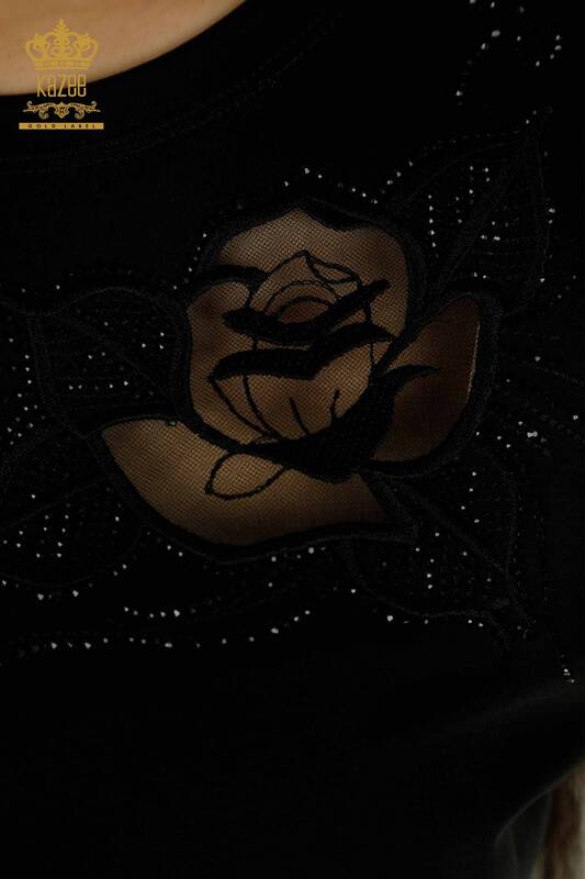 Hurtownia bluzek damskich - Haftowane róże - czarna - 79541 | KAZEE