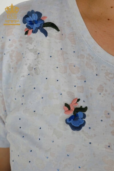 Hurtownia bluzek damskich w kwiatowe wzorzyste indygo - 79134 | KAZEE - Thumbnail
