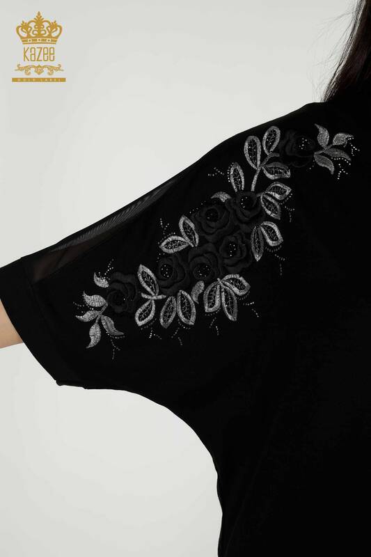 Hurtownia bluzek damskich w różowe wzory, czarna - 79095 | KAZEE