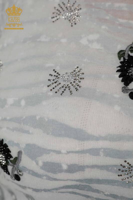 Hurtownia bluzek damskich z haftem w kamieniu, szara - 79138 | KAZEE