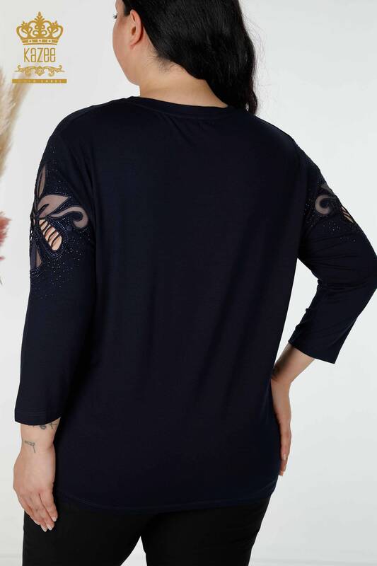Hurtownia bluzek damskich z haftowanym kamieniem i dekoltem w kształcie litery V, czarna - 77927 | KAZEE