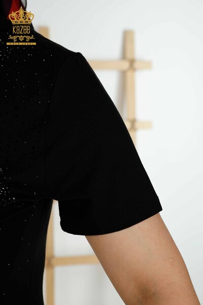 Hurtownia bluzek damskich z okrągłym dekoltem w kolorze czarnym - 79345 | KAZEE - Thumbnail
