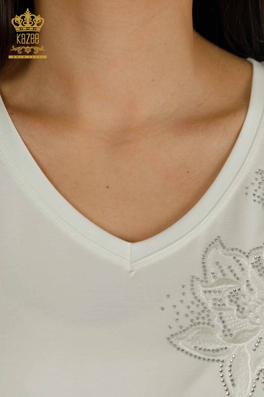 Hurtownia bluzek damskich haftowanych ecru - 79883 | KAZEE