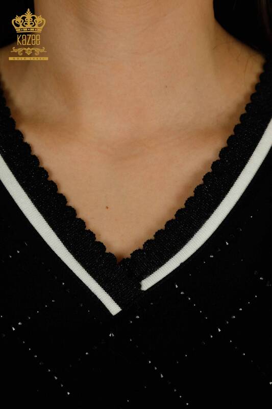 Hurtownia bluzek damskich z haftowanym kamieniem w kolorze czarnym - 79865 | KAZEE
