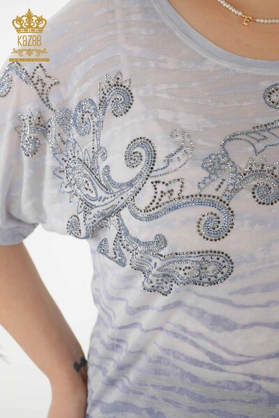 Hurtownia bluzek damskich z kryształowym kamieniem haftowanym w kolorze indygo - 79125 | KAZEE - Thumbnail
