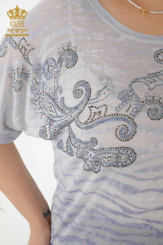 Hurtownia bluzek damskich z kryształowym kamieniem haftowanym w kolorze indygo - 79125 | KAZEE