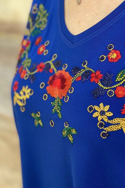 Hurtownia damska bluzki w kwiaty z haftowanym kamieniem V Neck - 77679 | Kazee - Thumbnail