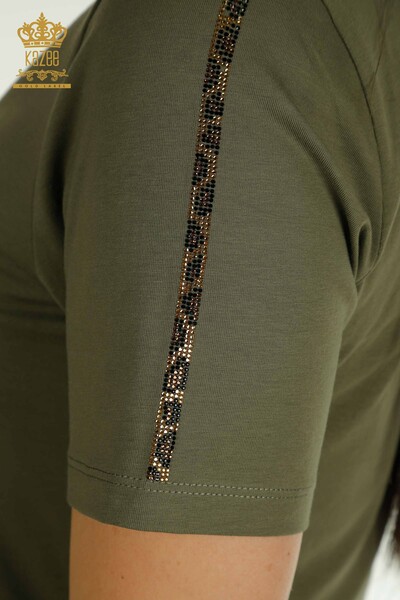 Hurtownia bluzek damskich w panterkę z haftem w kamienie khaki - 79484 | KAZEE - Thumbnail