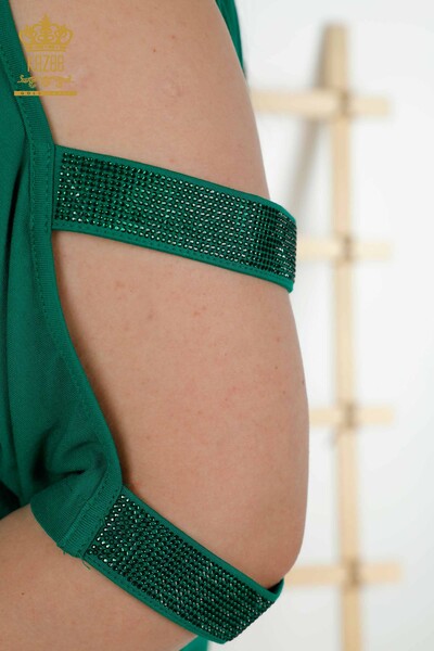 Hurtownia bluzek damskich z detalami na ramionach w kolorze zielonym - 79108 | KAZEE - Thumbnail