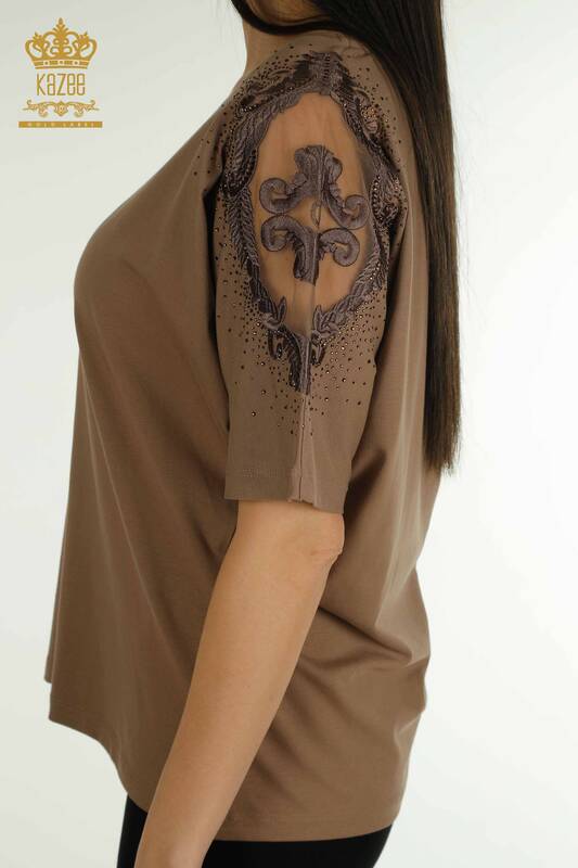 Hurtownia damska bluzka na ramię tiulowa szczegółowa brązowa - 79553 | KAZEE
