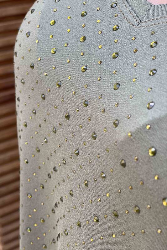 Hurtownia bluzek damskich z rękawami nietoperzowymi, dekoltem w szpic, kamiennym - 77399 | Kazee