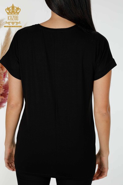 Hurtownia bluzek damskich z tekstem w kolorze czarnym - 78955 | KAZEE - Thumbnail