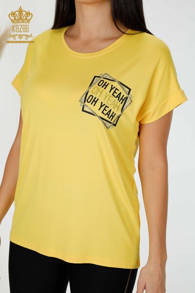 Hurtownia żółtej bluzki damskiej z tekstem - 78955 | KAZEE - Thumbnail