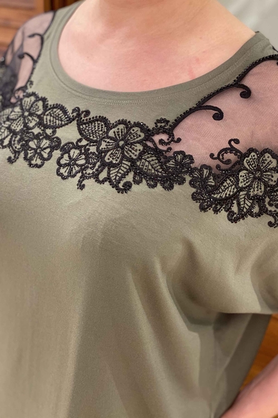 Hurtownia bluzek damskich z tiulowym, szczegółowym rękawem typu nietoperz - 77468 | Kazee - Thumbnail