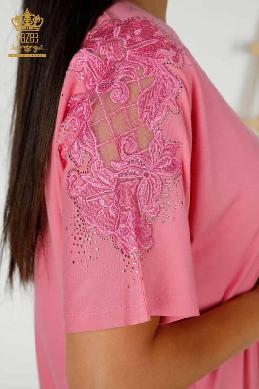 Hurtownia bluzek damskich z tiulowymi detalami w kolorze różowym - 79390 | KAZEE