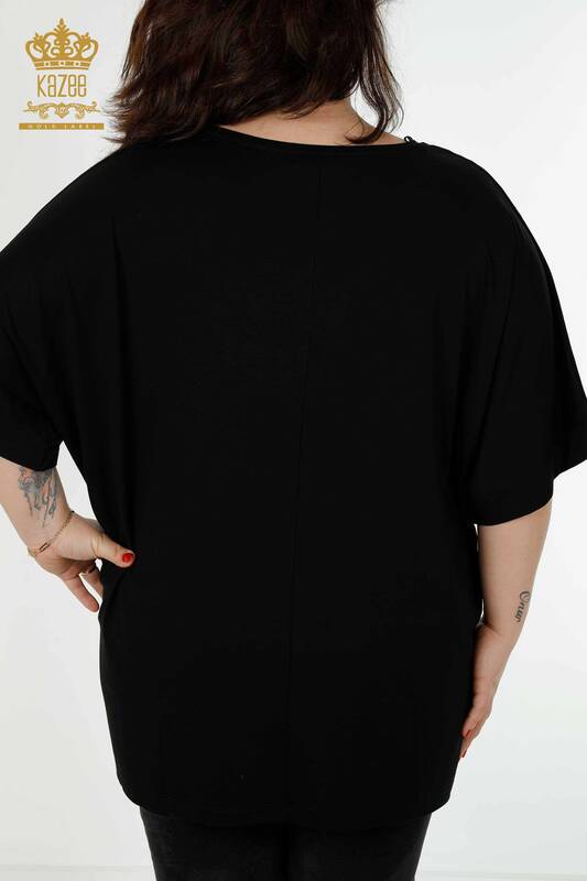 Hurtownia bluzek damskich z dekoltem w szpic, czarna - 79064 | KAZEE