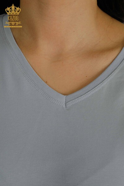 Hurtownia bluzek damskich - dekolt w kształcie litery V - niebieska - 79550 | KAZEE - Thumbnail