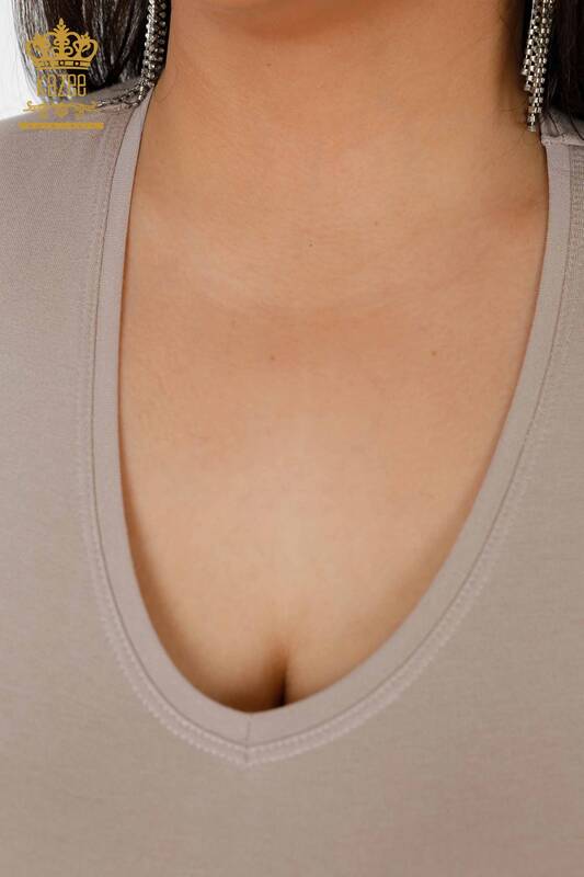 Hurtownia bluzek damskich z dekoltem w kształcie litery V Mink - 79006 | KAZEE