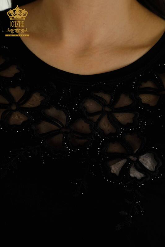 Hurtownia bluzek damskich w kwiatowe wzory, czarna - 79049 | KAZEE