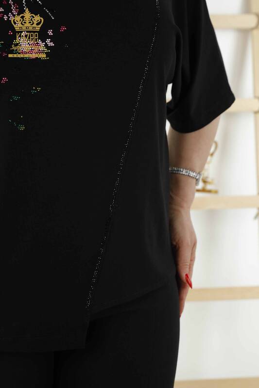Hurtownia bluzek damskich w kwiatowe wzory, czarna - 79061 | KAZEE