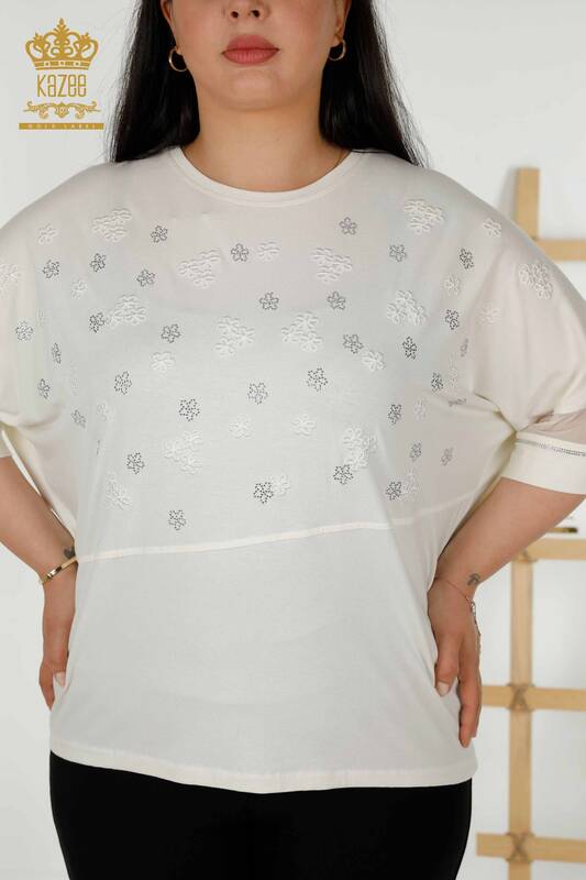 Hurtownia bluzek damskich w kwiatowe wzory ecru - 79100 | KAZEE