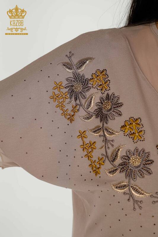 Hurtownia bluzek damskich w kwiatowe wzory z norek - 79137 | KAZEE