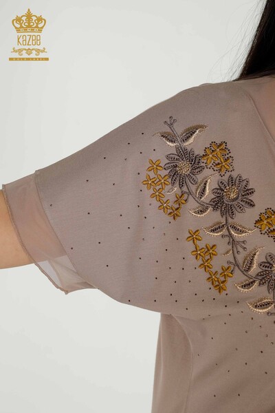 Hurtownia bluzek damskich w kwiatowe wzory z norek - 79137 | KAZEE - Thumbnail