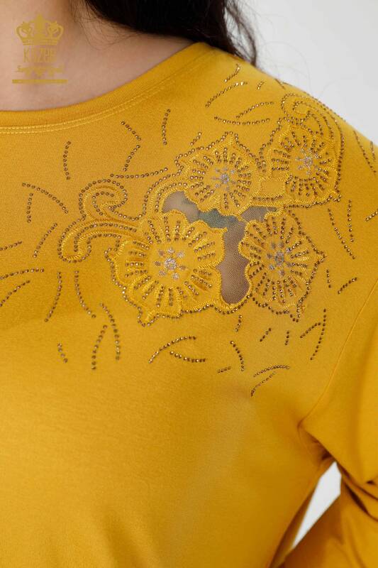 Hurtownia bluzek damskich w kwiatowe wzory szafranowa - 77990 | KAZEE