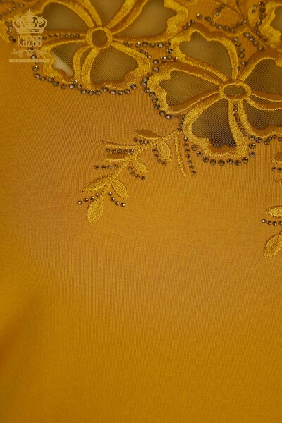 Hurtownia bluzek damskich w kwiatowe wzory szafranowa - 79049 | KAZEE - Thumbnail