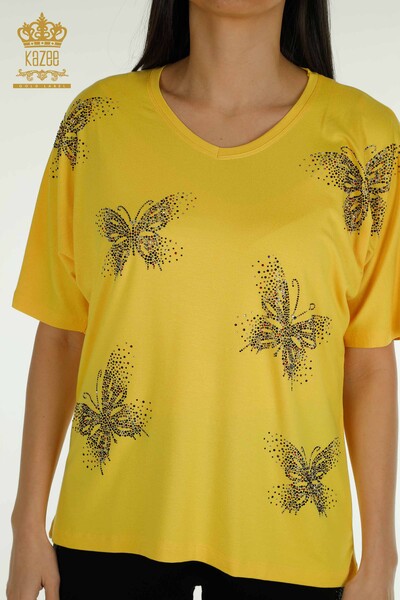 Hurtownia bluzek damskich w motylkowe wzory w kolorze żółtym - 79364 | KAZEE - Thumbnail