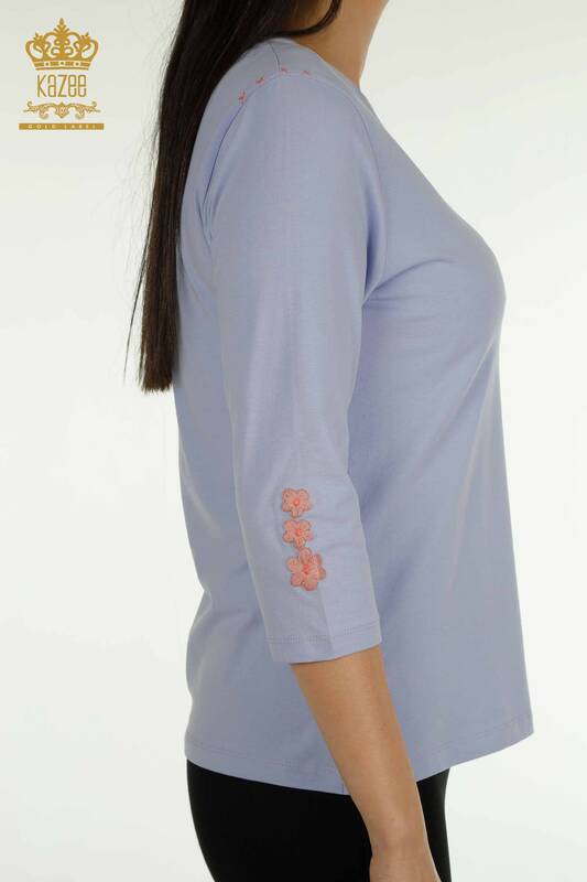 Hurtownia bluzek damskich - haftowana w kwiaty - liliowa - 79466 | KAZEE