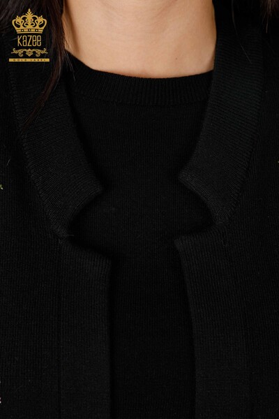 Hurtownia damskich kamizelek z dzianiny z kieszeniami i kolorowym haftem kwiatowym - 16812 | KAZEE - 12