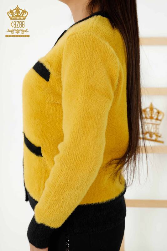 Hurtownia damskiego swetra rozpinanego Angora zapinana na guziki w kolorze żółtym - 30094 | KAZEE