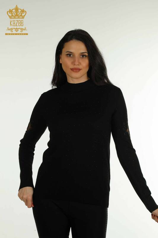Hurtownia swetrów damskich z dzianiny - Haftowana - czarna - 30892 | KAZEE