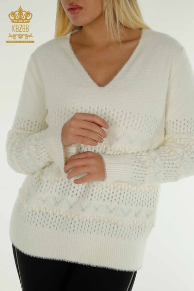 Hurtownia swetrów damskich z dzianiny - Angora - V Neck - Ecru - 30697 | KAZEE - Thumbnail