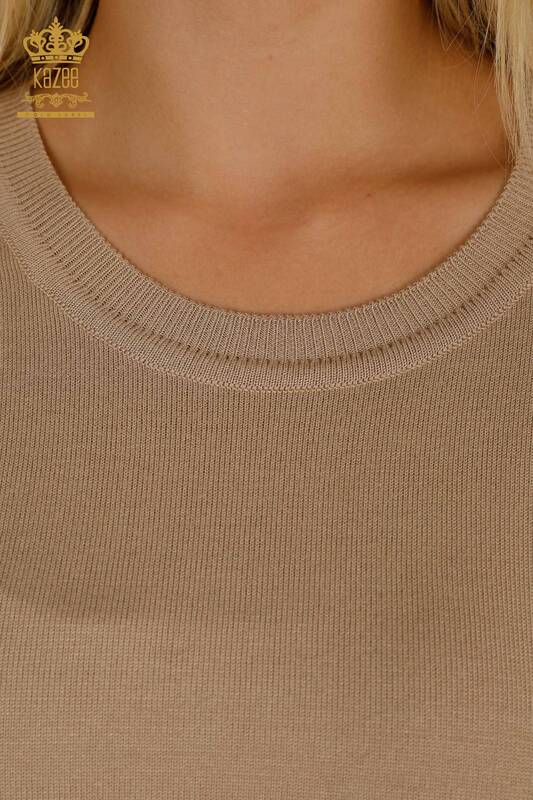 Hurtownia swetrów damskich z dzianiny - Basic - Z Logo - Beżowy - 11052 | KAZEE