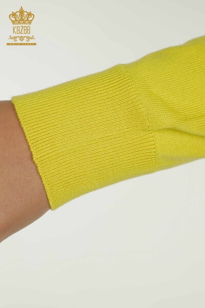 Hurtownia swetrów damskich z dzianiny - Basic - Z Logo - Żółty - 11052 | KAZEE - Thumbnail