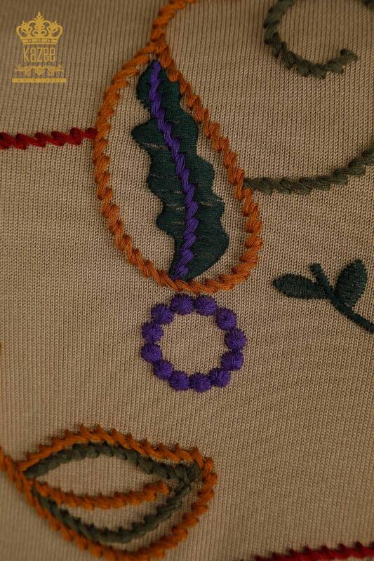 Hurtownia swetrów damskich z dzianiny - kolorowe wzorzyste - beżowe - 15844 | KAZEE