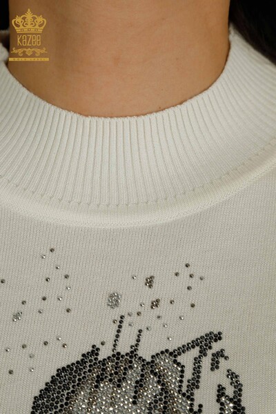 Hurtownia swetrów damskich z dzianiny - Kwiatowy wzór - ecru - 30656 | KAZEE - Thumbnail
