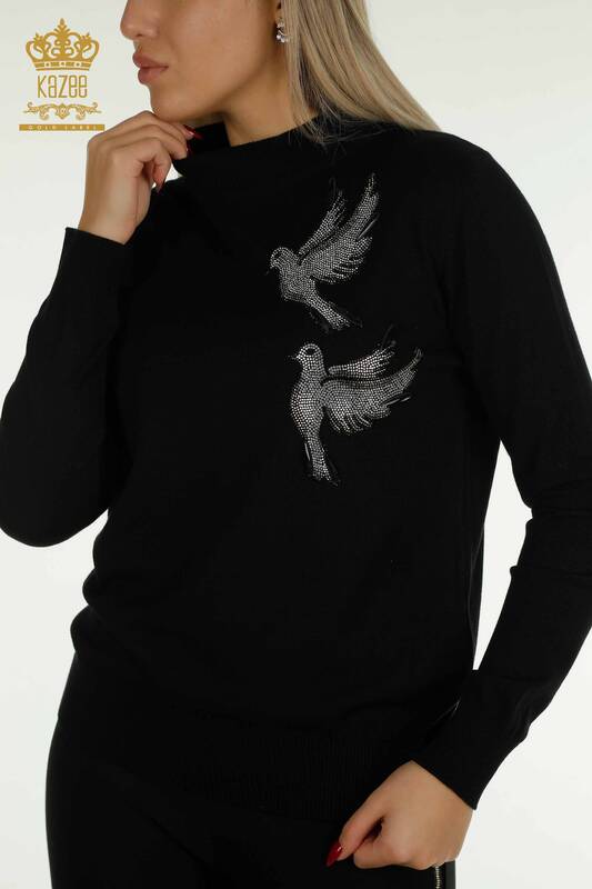 Hurtownia swetrów damskich z dzianiny - haftowany ptak - czarny - 30745 | KAZEE