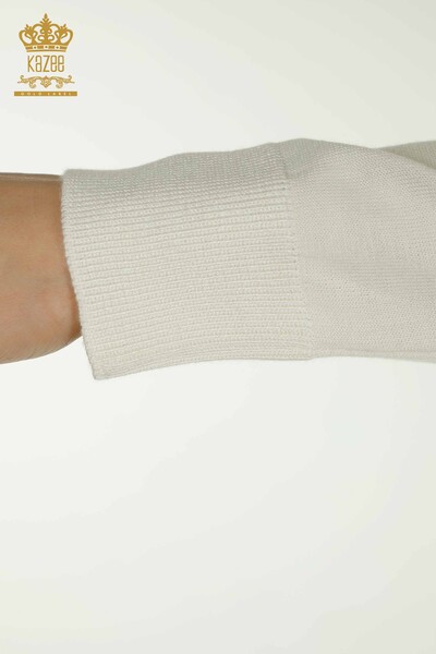 Hurtownia swetrów damskich z dzianiny - Rękawy Różowe szczegółowe - ecru - 15374 | KAZEE - Thumbnail